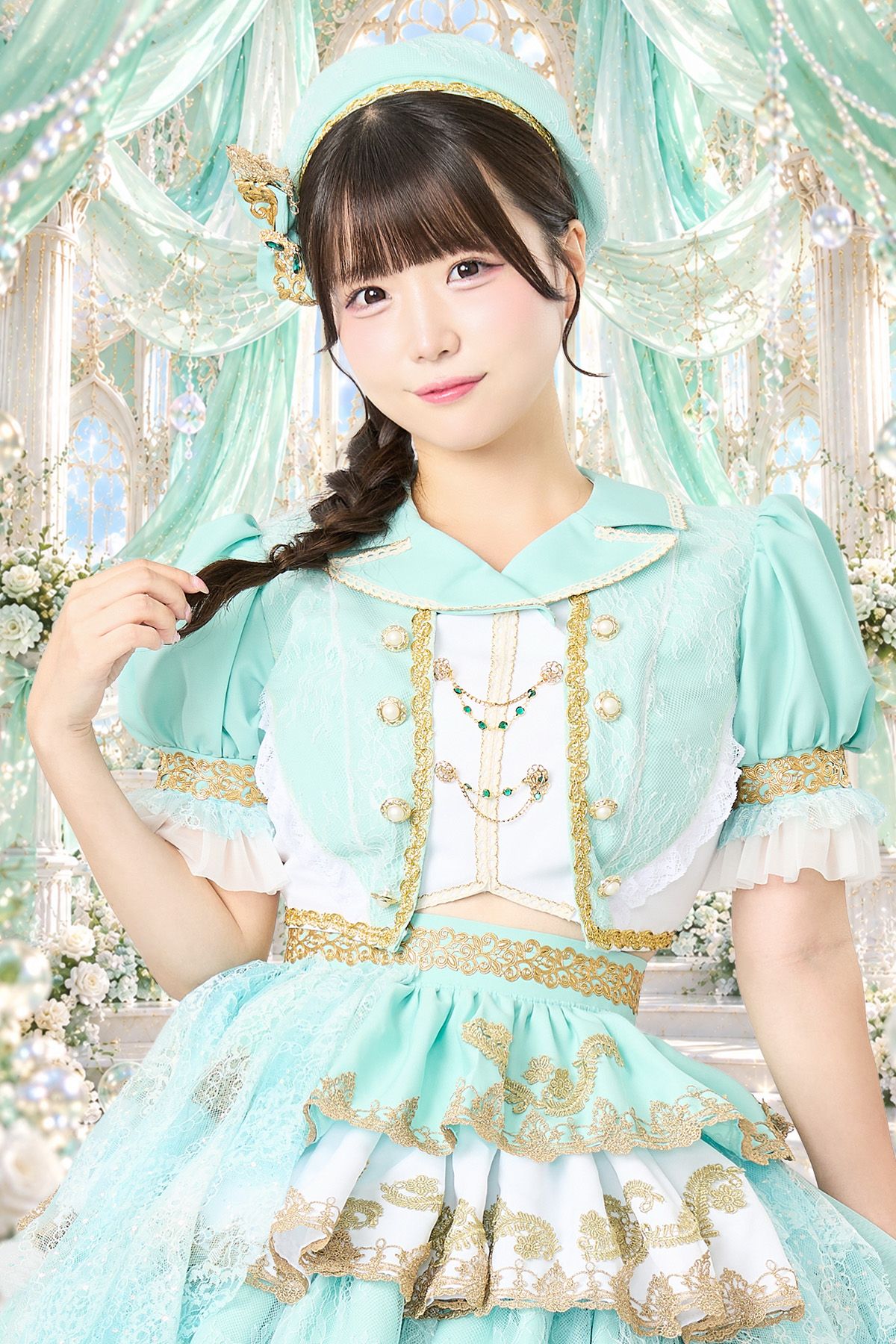 白咲ひとみ